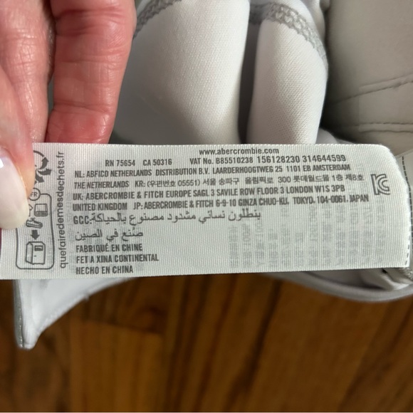 Abercrombie & Fitch Vegan Leather 90s Straight Pant - Picture 6 of 7